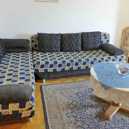 Apartment Avenue Reller 34 *